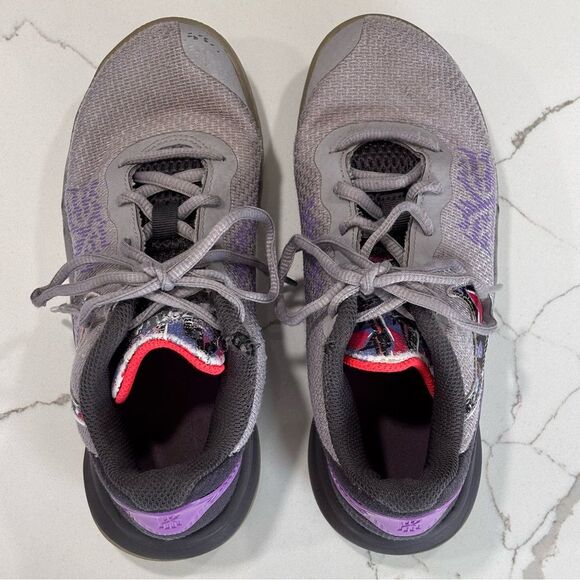Nike | Kyrie Flytrap II Girls Size 2 Gray Purple Basketball Shoes AQ3413-003 - Picture 3 of 11